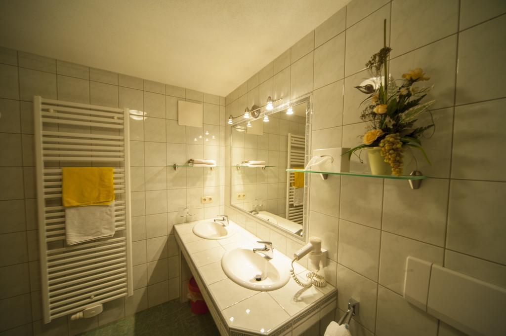 Appartements Al Castagno แอห์วัลด์ ภายนอก รูปภาพ
